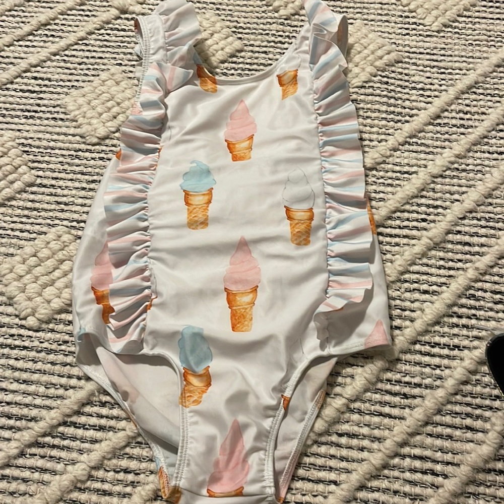 Girls swimsuit